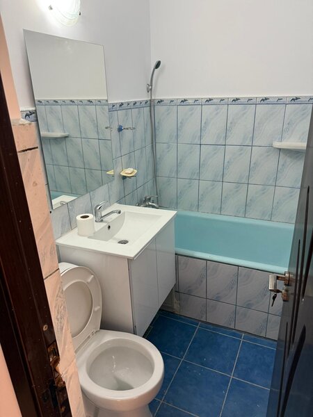 Brancoveanu, Lamotesti, de vanzare 2 camere renovat, mobilat.